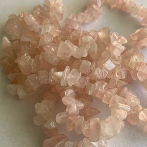 New vintage rose quartz polished chips beads necklace
